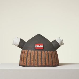 Alfred Lowe, White hands on black art (461-23AS), 2023, glazed ceramic with sgraffito, 25 x 37 x 25 cm
