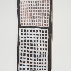 Marrnyula Munuŋgurr, Dhawurr (3089-25), 2025, Natural pigments on Stringybark, 148 x 66.5 cm