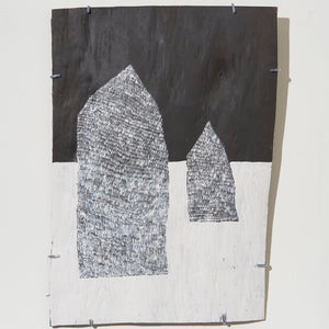 Gutiŋarra Yunupiŋu, Dhukururru (5037-25), 2025, Natural pigments on Stringybark, 71 x 49 cm