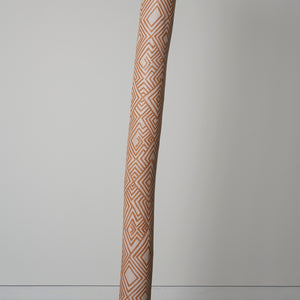 Garawan Wanambi, Marraŋu (5373-23), 2023, aarth pigment on Stringybark, 220 x 19 cm