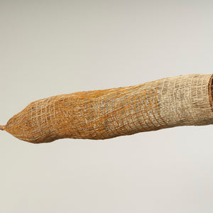 Lorna Jin-gubarrangunyja, An-gujechiya (1774-24), 2024, Pandanus and Bush Cane with natural dyes, 150 x 25 x 25 cm
