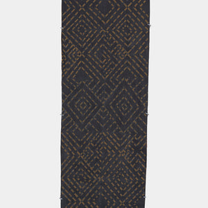 Garawan Wanambi, Marraŋu (2052-21), 2021, natural pigment with synthetic polymer fixative on Stringybark, 117 x 43 cm