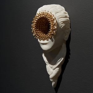 Jess Taylor, A mirror that suffers all on its own, 2022, 3D printed resin and paint, 35 x 15 x 9 cm, ed. of 3