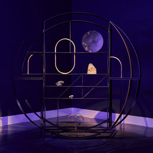Min Wong, Woo woo workout, 2021, steel, paint, brass, hinges, pyrite, hematite and smokey quartz, 160 x 160 x 70 cm