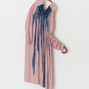 Julia Robinson, Only eat what yields to a twist, 2022, linen, thread, wooden handle, nails, steel, fixings, 150 x 80 x 25 cm