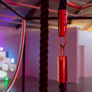 Min Wong’s ‘Lone Wolf’ at Cement Fondu alongside work by Shana Moulton, 2022. Photography by Jessica Maurer
