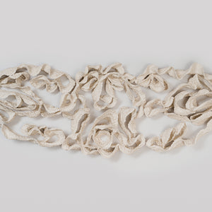 Sam Gold, A Tongue That Reads And Eyes That Taste, 2023, porcelain, 145.5 x 53 x 12 cm. Photography by Connor Patterson