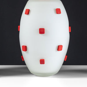 Drew Spangenberg, Container #13 (Obelisk), 2025, blown, cold-worked and hot joined glass, sandblasted and sealed, 30 x 18.5 cm. Photography by Pippy Mount