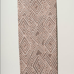 Garawan Waṉambi, Marraŋu (2610), 2022, natural pigment with synthetic polymer fixative on Stringybark, 110 x 51.5 cm