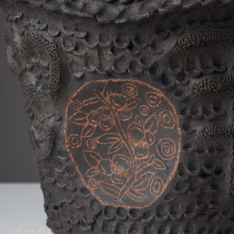 Josina Pumani, Untitled (475-25AS) (detail), 2025, hand-built stoneware and underglaze, 38 x 38 x 38 cm