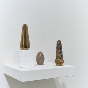 Min Wong, What you seek is seeking you. (installation view), 2024, ceramic and Magnesium gym chalk, 23 x 23 x 17 cm