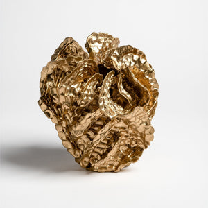 Sam Gold, Oh, hey there!, 2023, stoneware, gold enamel and quartz, 23 x 22 cm irregular