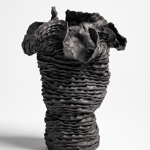 Sam Gold, A sassiness, 2023, black stoneware and quartz, 28 x 20 cm irregular