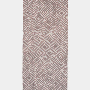 Garawan Wanambi, Marraŋu (4801-21), 2021, natural pigment with synthetic polymer fixative on Stringybark, 199 x 75 cm