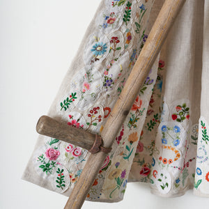  Julia Robinson, Tatterdemalion (detail), 2022, linen, thread, found embroidery, scythe, steel, 155 x 75 x 30 cm irreg.