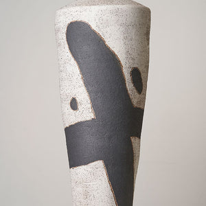Pepai Jangala Carroll, Yumari (3c-20), 2020, stoneware, 65 x 23 x 23 cm