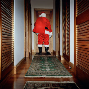 Trent Parke, Santas arrives, 2007, from The Christmas Tree Bucket, pigment print, 72 x 90 or 32 x 40 cm, ed. of 8